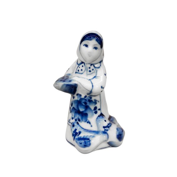 Скульптура Птичница